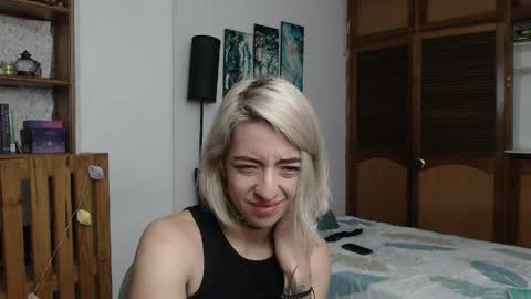 alicee_logan_ online show from March 30, 2:01 am