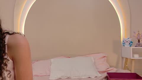 alice online show from March 28, 6:40 pm