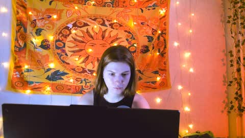 Alice online show from April 9, 5:18 am