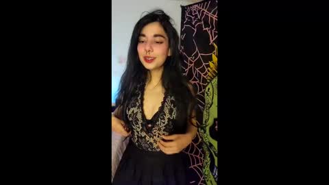 Snapshot of alicekingdom chatting on January 11, 12:26 am Alicekingdom online show from January 11, 12:26 am