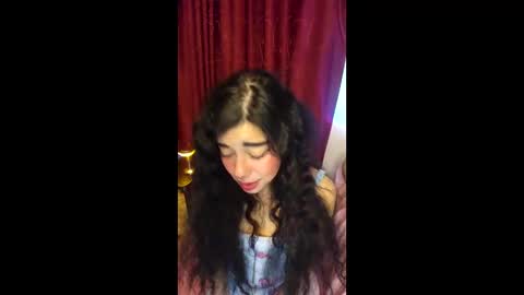 Snapshot of alicekingdom chatting on February 25, 1:04 am Alicekingdom online show from February 25, 1:04 am