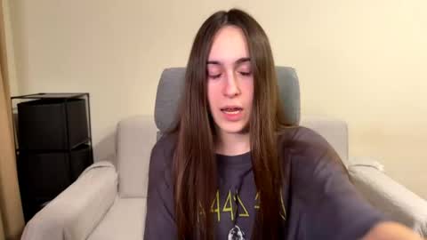 alicekollt online show from April 8, 8:20 pm