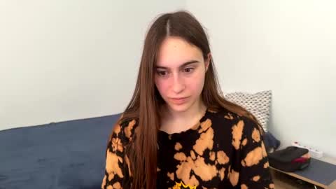 alicekollt online show from April 18, 8:40 am