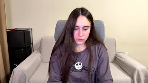 Snapshot of alicekollt chatting on June 5, 10:59 pm alicekollt online show from June 5, 10:59 pm