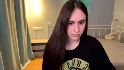 Snapshot of alicekollt chatting on June 27, 8:25 pm alicekollt online show from June 27, 8:25 pm