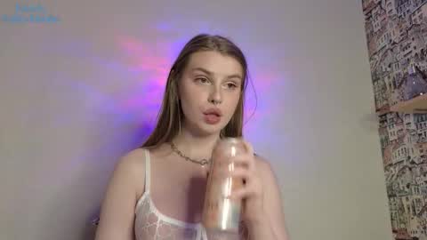 Snapshot of aliceparis69 chatting on November 19, 3:23 pm Alice online show from November 19, 3:23 pm