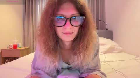 AlicePinkhead online show from March 26, 8:20 am