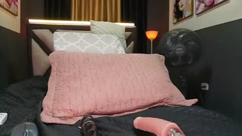 alicetaylor_1 online show from June 22, 9:23 pm