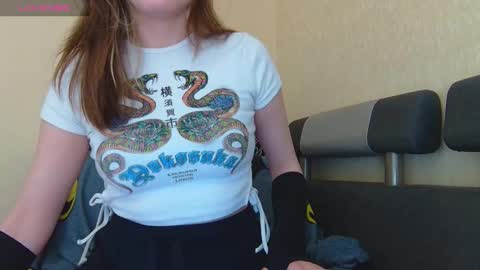 AliceWoolfy online show from March 11, 9:32 pm