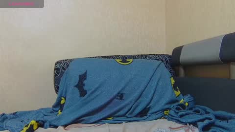 AliceWoolfy online show from April 4, 7:33 pm