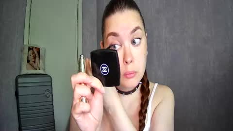 Snapshot of alicexfresh chatting on June 22, 8:11 am AlicexFresh online show from June 22, 8:11 am