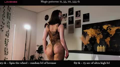 Snapshot of alicia_art_ chatting on June 6, 6:12 pm Alicia online show from June 6, 6:12 pm
