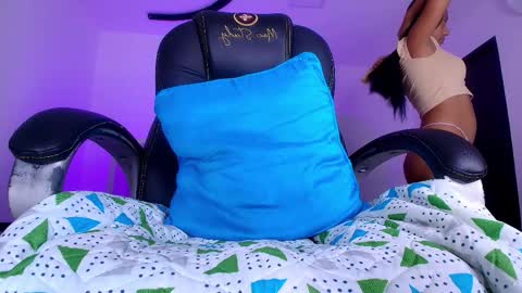 Snapshot of alicia_kyse chatting on February 14, 3:25 am Alicia Kyse online show from February 14, 3:25 am