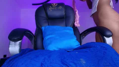 Snapshot of alicia_kyse chatting on February 19, 3:02 am Alicia Kyse online show from February 19, 3:02 am