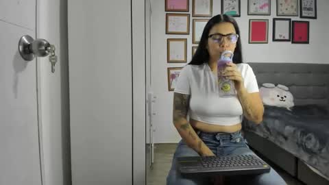 alicia_rainbow online show from May 27, 3:58 am