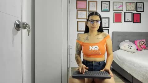 alicia_rainbow online show from June 11, 3:04 am
