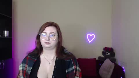 Alicia online show from April 14, 6:08 am