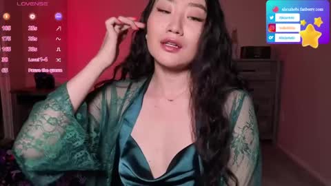 Alicia Hebi online show from April 25, 4:37 pm