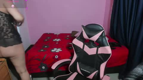 Snapshot of alii_cutee chatting on March 2, 6:48 pm alii_cutee online show from March 2, 6:48 pm