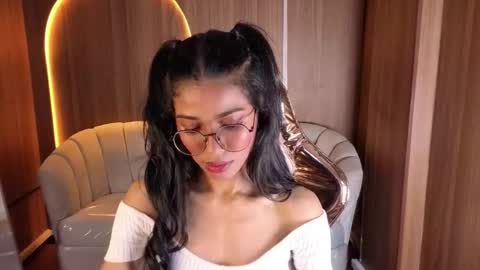 alina_b_ online show from March 2, 9:32 pm
