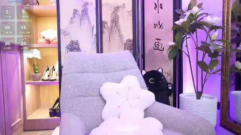 Alina Bennet online show from July 11, 11:35 am