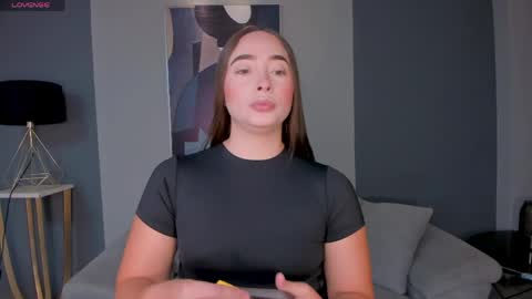 alinakravitz_ online show from June 3, 6:46 pm