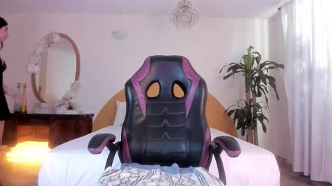 AlinaSimmons online show from March 16, 12:31 pm