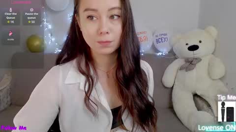 Snapshot of alinaxrose chatting on November 4, 7:29 am AlinaXRose online show from November 4, 7:29 am