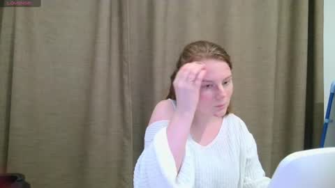 Snapshot of alisaabby chatting on June 20, 7:38 pm Alisa online show from June 20, 7:38 pm