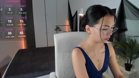 Alice online show from November 25, 7:30 am