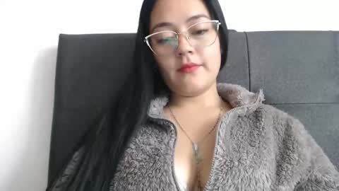 alisha_9997 online show from April 14, 2:34 pm