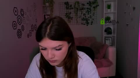 Alisha online show from May 20, 1:39 pm