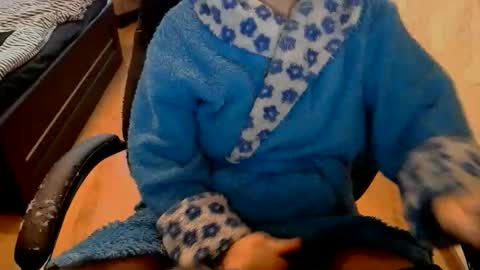 Snapshot of alisia18 chatting on February 1, 2:48 pm Alisa online show from February 1, 2:48 pm