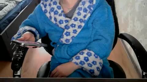 Snapshot of alisia18 chatting on February 9, 2:43 pm Alisa online show from February 9, 2:43 pm