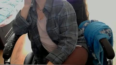 Snapshot of alisia18 chatting on February 23, 11:40 am Alisa online show from February 23, 11:40 am