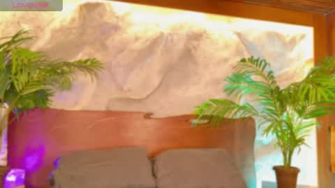 Snapshot of alisoon_moon chatting on May 8, 10:37 pm Alison Moon online show from May 8, 10:37 pm