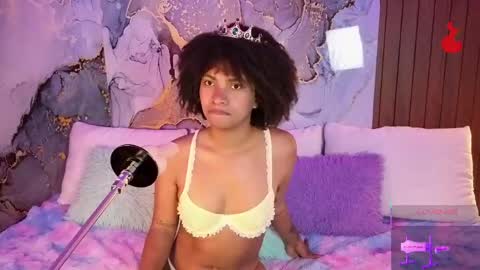 Mia online show from May 4, 2:35 pm