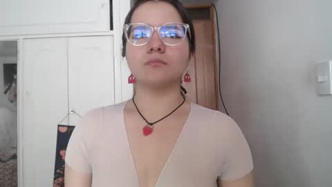 Snapshot of alissa_morrison chatting on June 26, 6:34 pm alissa_morrison online show from June 26, 6:34 pm