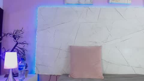 alissa_smith_ online show from April 24, 4:53 pm