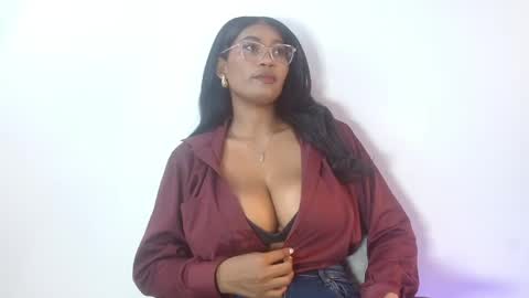 alissa_smith_ online show from April 28, 1:27 pm