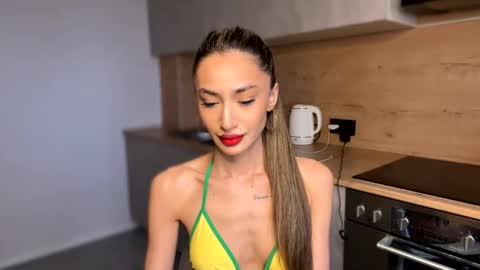 Alissa online show from May 31, 1:40 pm