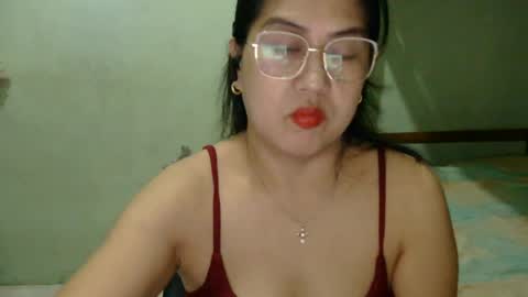 alissalove18 online show from June 12, 11:25 pm