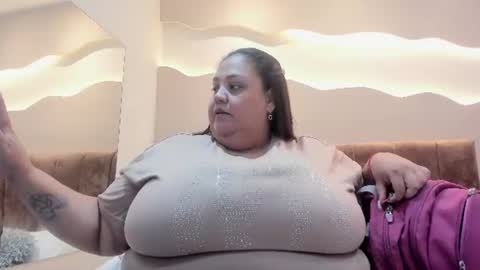 Snapshot of alisson_am chatting on June 19, 11:36 am Alisson online show from June 19, 11:36 am