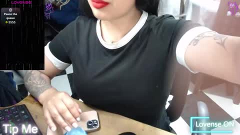 Snapshot of alix_beltran chatting on May 11, 12:49 am Alix online show from May 11, 12:49 am