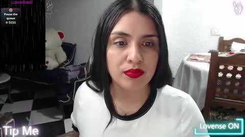 Snapshot of alix_beltran chatting on May 15, 2:29 am Alix online show from May 15, 2:29 am