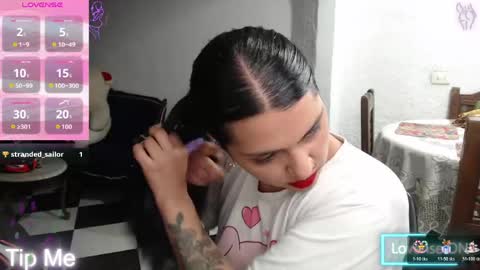 Snapshot of alix_beltran chatting on June 4, 2:28 am Alix online show from June 4, 2:28 am