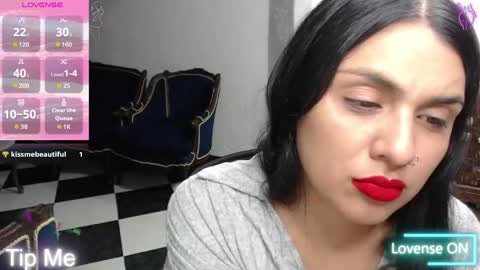 Snapshot of alix_beltran chatting on June 8, 1:28 am Alix online show from June 8, 1:28 am