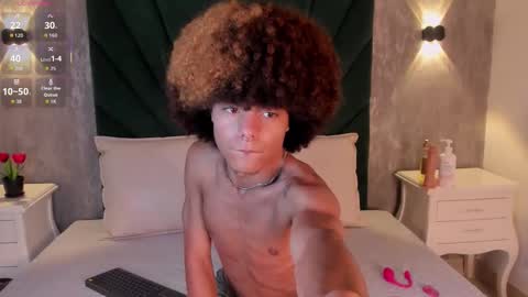  Alexis Etereo  online show from February 19, 7:32 pm