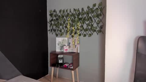 alixon online show from February 21, 1:00 am