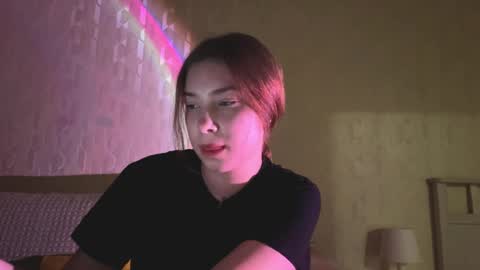 Snapshot of alizasaeturn chatting on March 29, 3:23 pm Emily online show from March 29, 3:23 pm